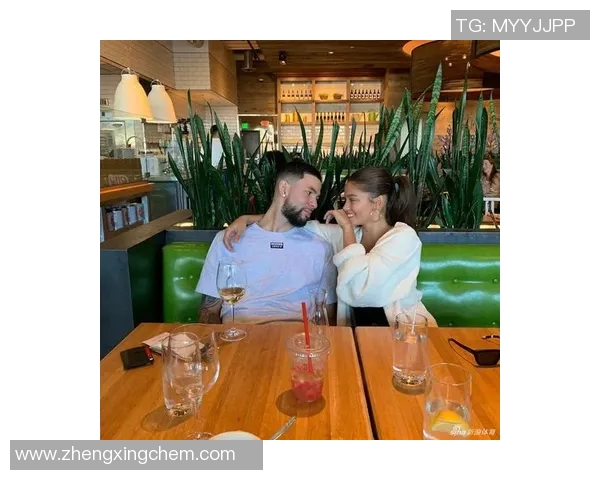 足球明星女友精彩瞬间大集合美图欣赏让你领略他们的爱情故事 足球明星女友精彩瞬间大集合美图欣赏让你领略他们的爱情故事