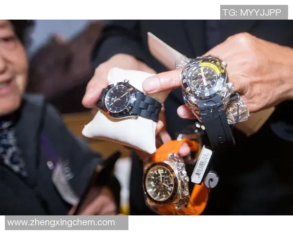 足球明星获赠奢华手表引发热议球迷纷纷点赞背后故事令人感动